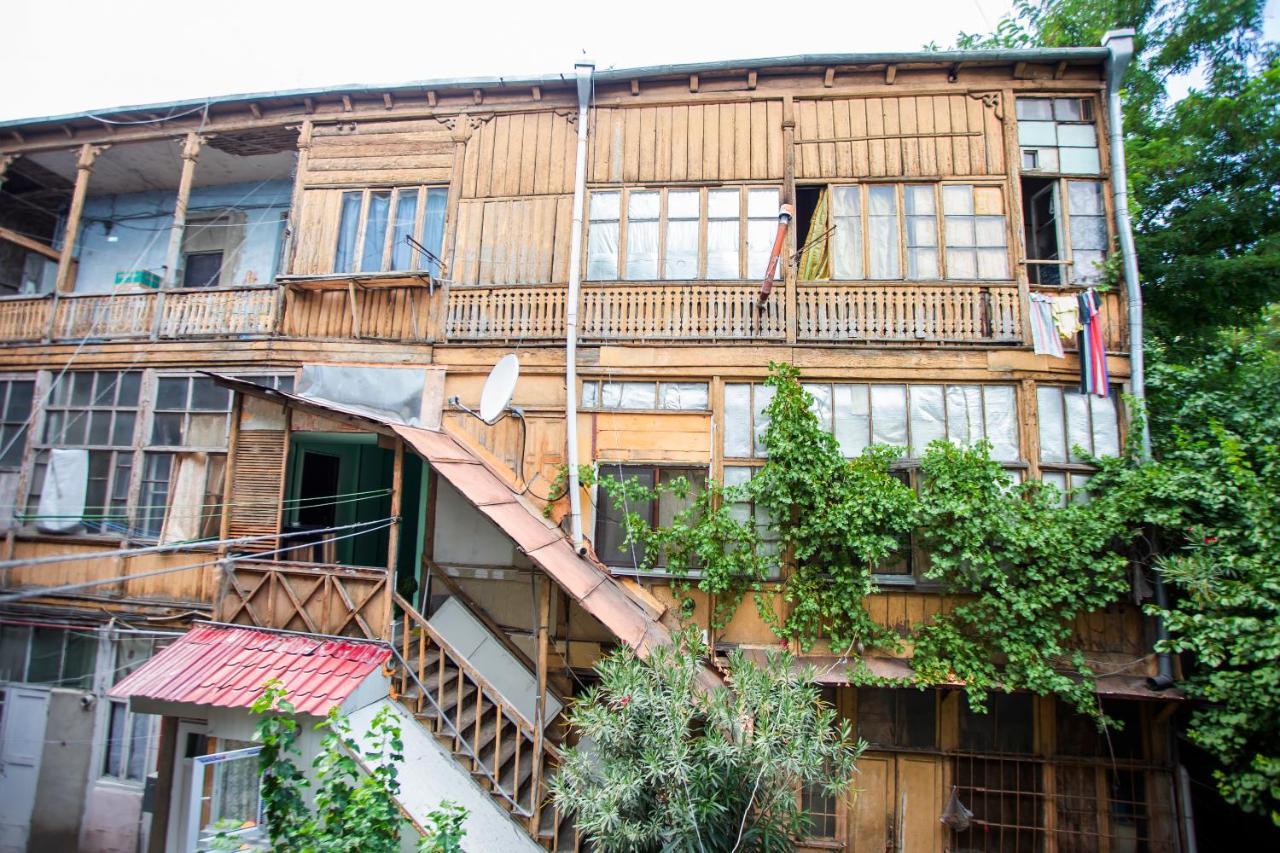 Teatron Hotel Tbilisi Exterior foto