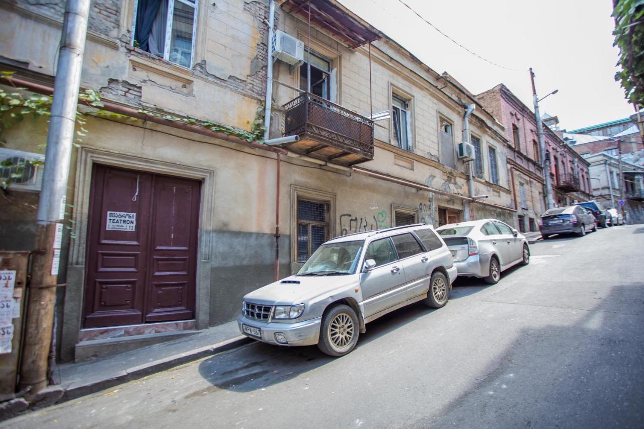 Teatron Hotel Tbilisi Exterior foto